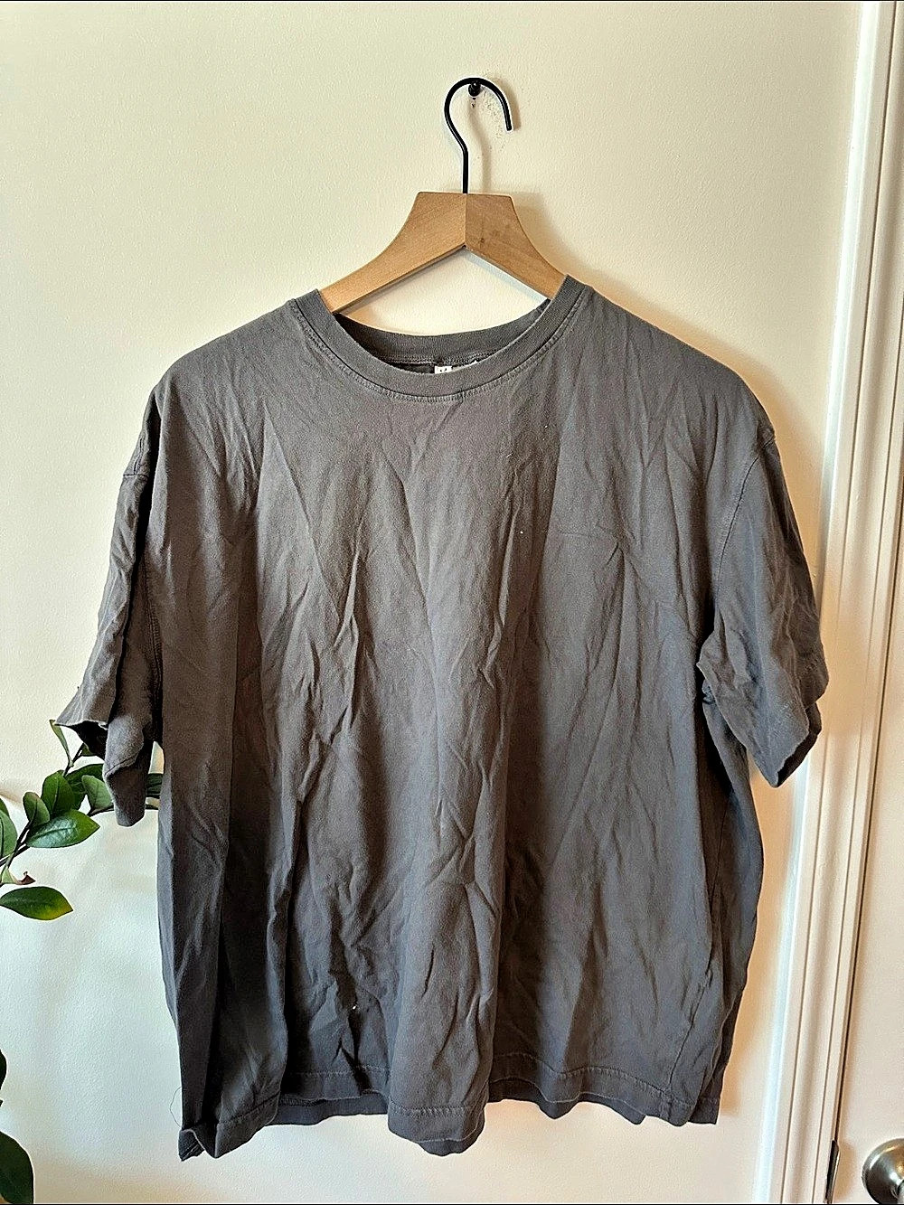H&M Short Sleeve Tee in Gray Size Large
